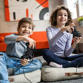 family playing online game